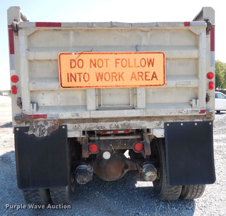 image for item DH6598 1989 Ford L8000  dump truck