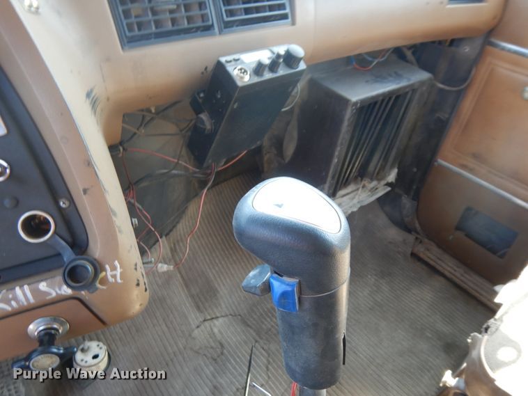 image for item DH6598 1989 Ford L8000  dump truck