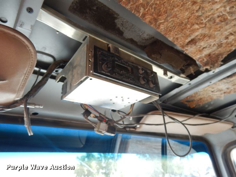 image for item DH6598 1989 Ford L8000  dump truck