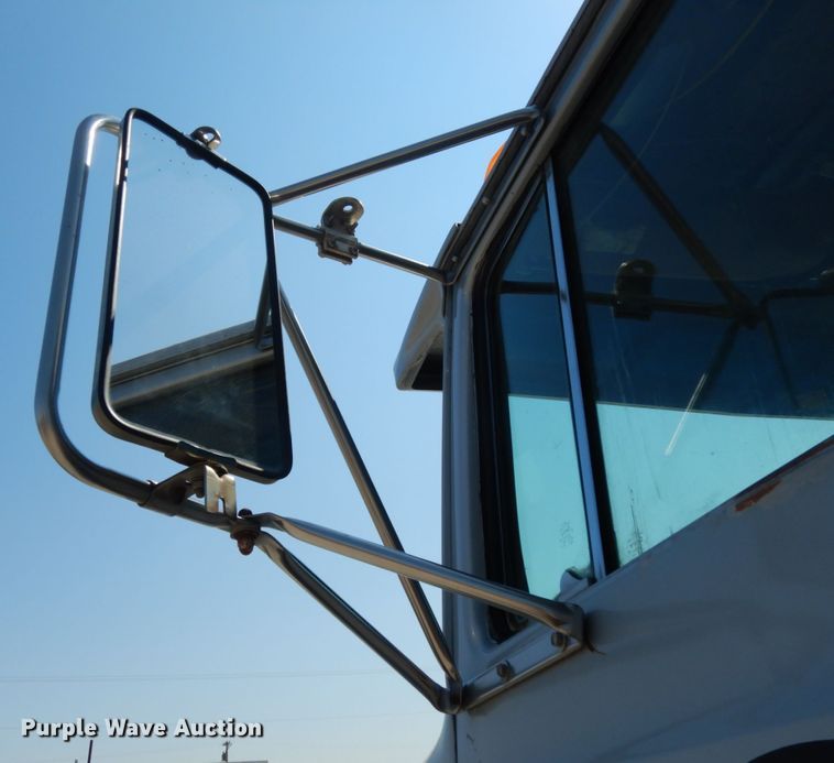 image for item DH6598 1989 Ford L8000  dump truck