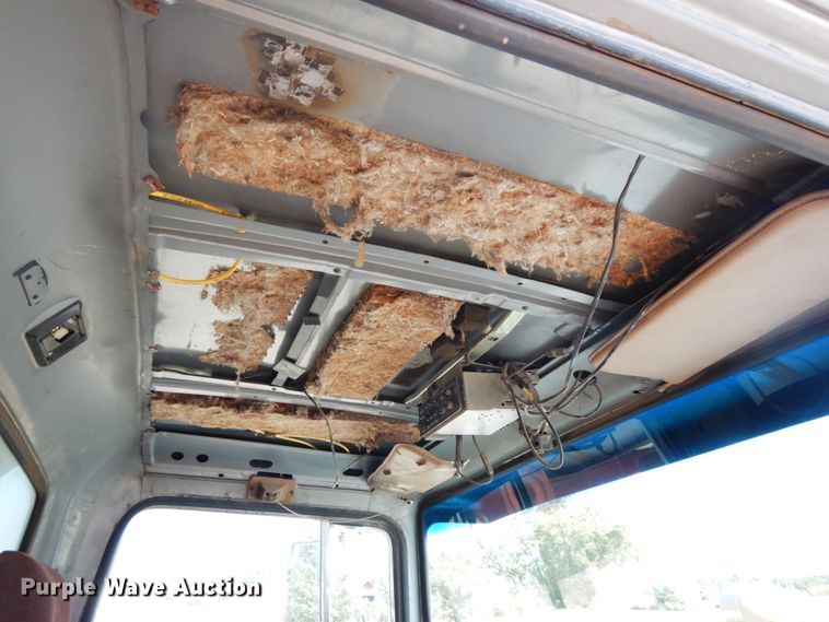 image for item DH6598 1989 Ford L8000  dump truck