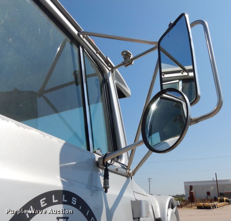 image for item DH6598 1989 Ford L8000  dump truck