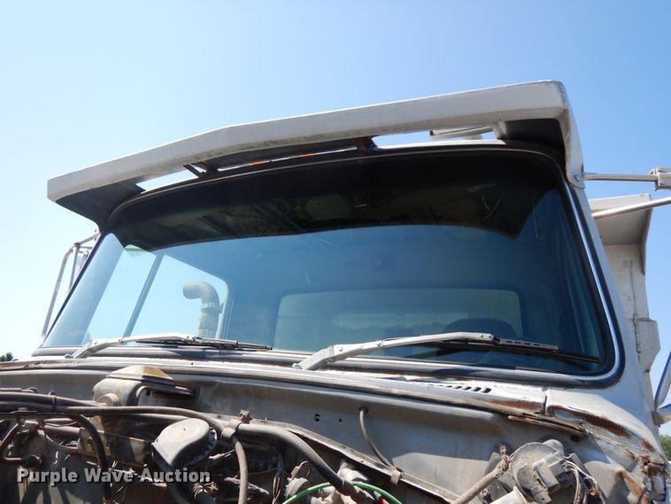 image for item DH6598 1989 Ford L8000  dump truck