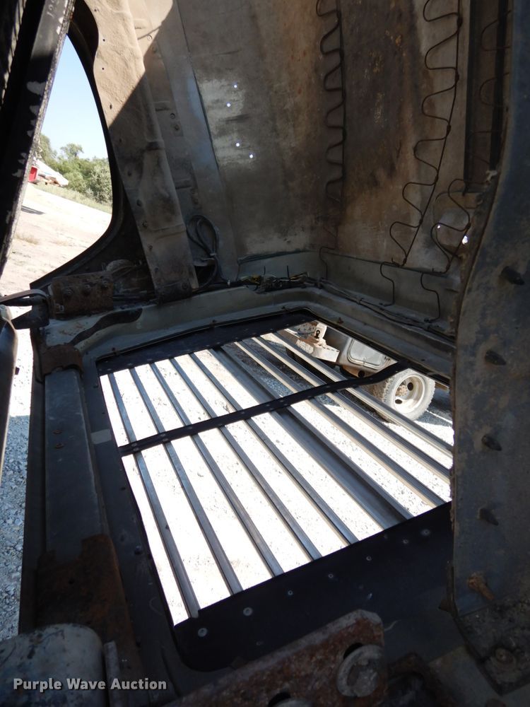 image for item DH6598 1989 Ford L8000  dump truck