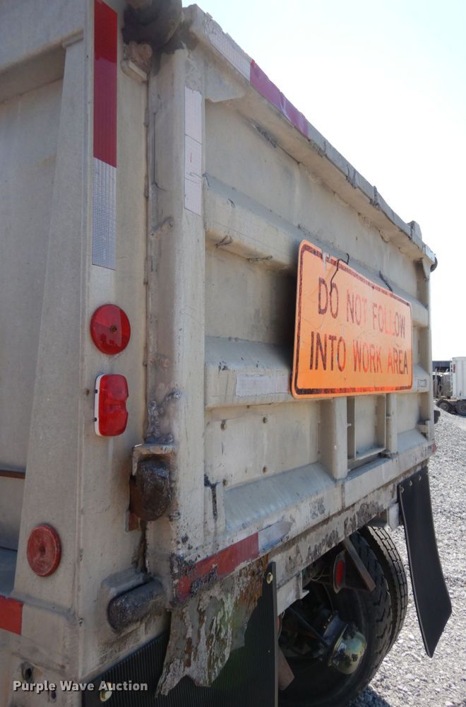 image for item DH6598 1989 Ford L8000  dump truck