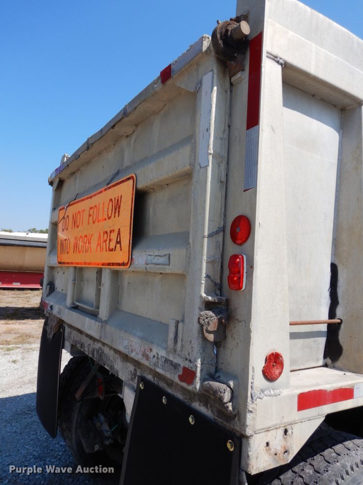 image for item DH6598 1989 Ford L8000  dump truck