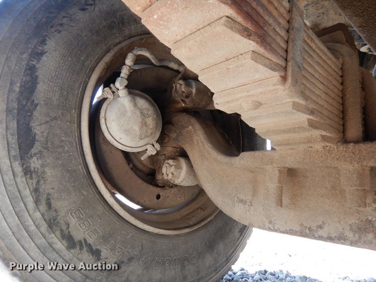 image for item DH6598 1989 Ford L8000  dump truck