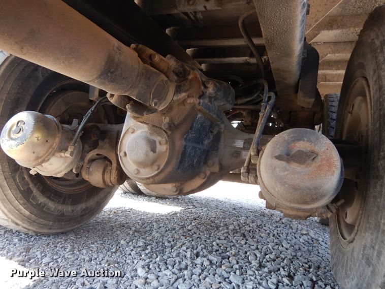 image for item DH6598 1989 Ford L8000  dump truck