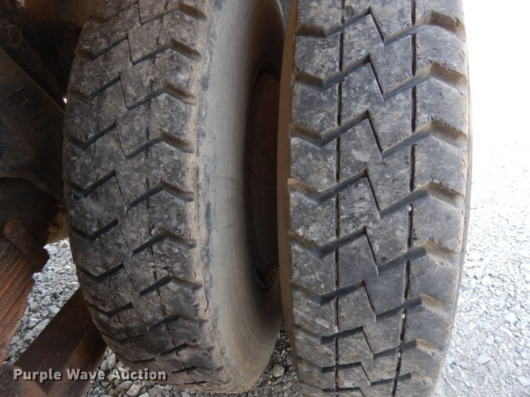 image for item DH6598 1989 Ford L8000  dump truck