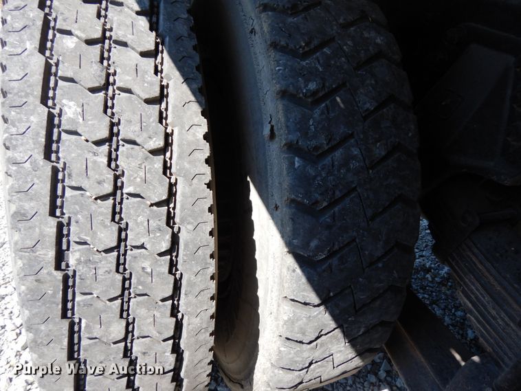 image for item DH6598 1989 Ford L8000  dump truck