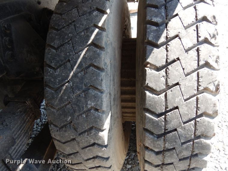 image for item DH6598 1989 Ford L8000  dump truck