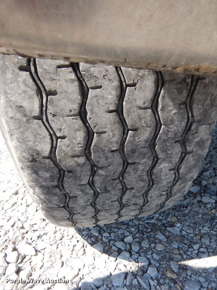 image for item DH6598 1989 Ford L8000  dump truck