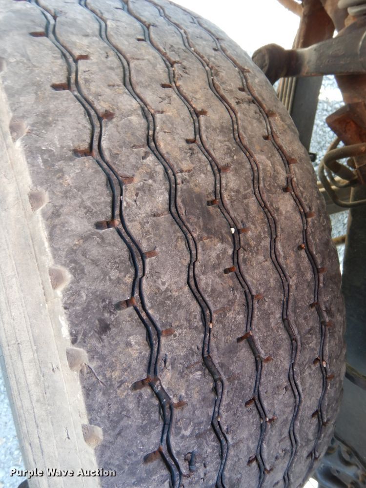 image for item DH6598 1989 Ford L8000  dump truck