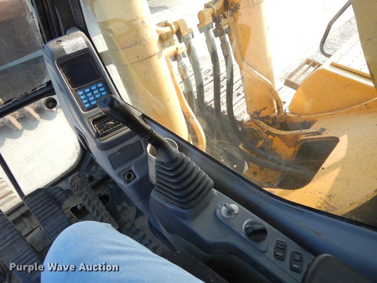 image for item DH6600 2006 Komatsu PC400LC-7EO  excavator