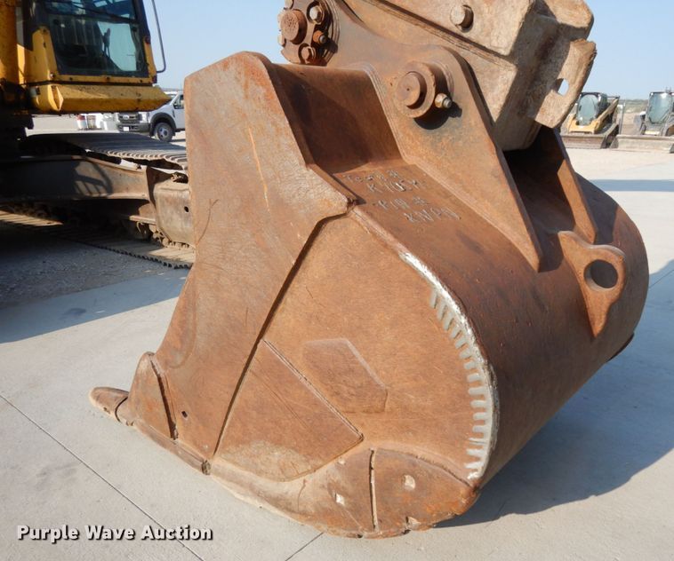 image for item DH6600 2006 Komatsu PC400LC-7EO  excavator