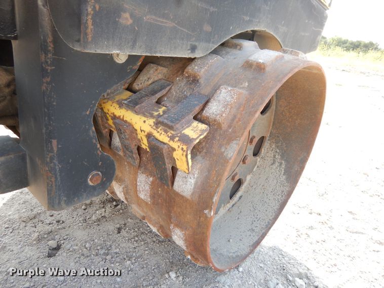 image for item DH6601 2005 Wacker RT82  vibratory trench compactor