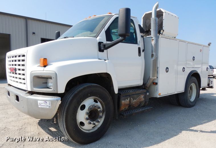 image for item DH6604 2006 GMC C6500  service truck with crane