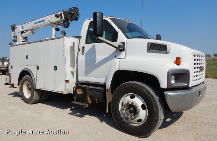 image for item DH6604 2006 GMC C6500  service truck with crane