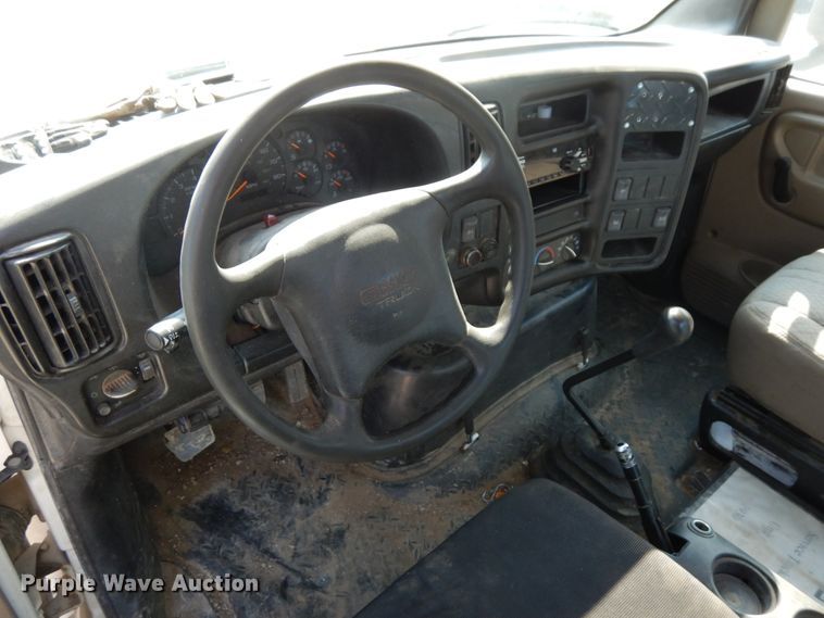 image for item DH6604 2006 GMC C6500  service truck with crane