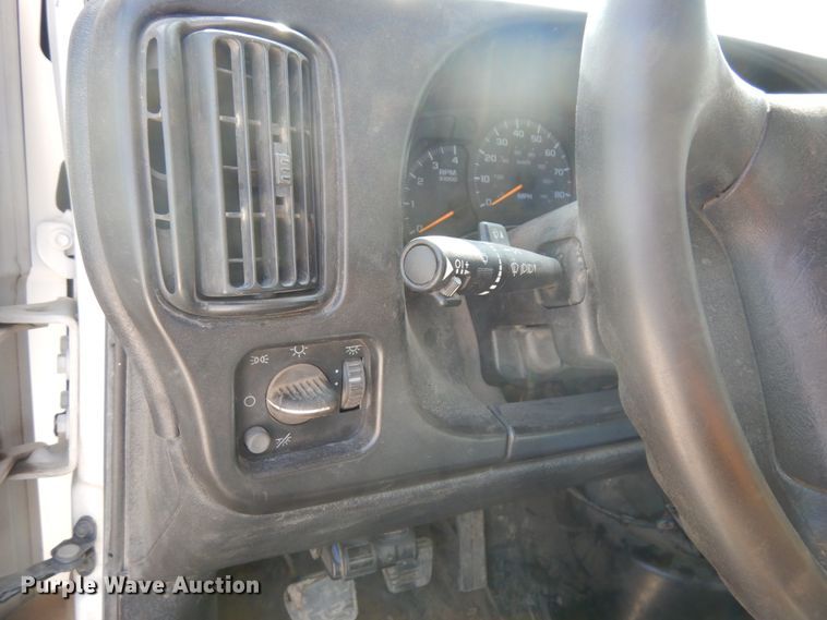 image for item DH6604 2006 GMC C6500  service truck with crane