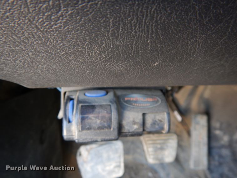 image for item DH6604 2006 GMC C6500  service truck with crane