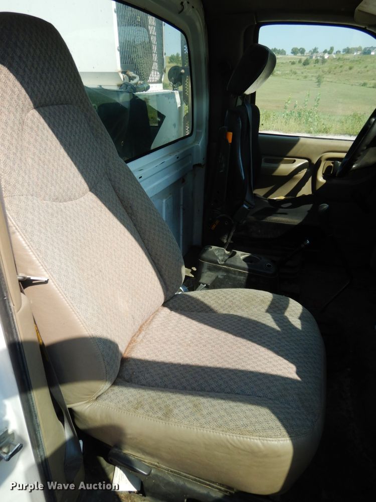 image for item DH6604 2006 GMC C6500  service truck with crane