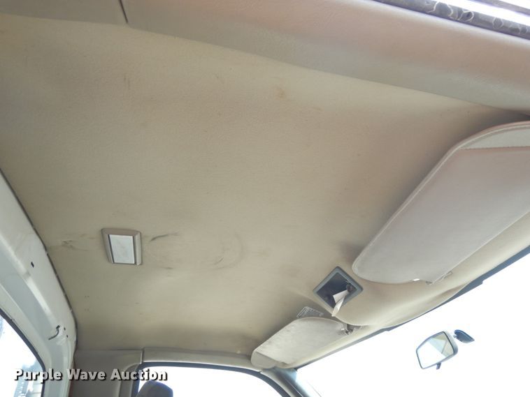 image for item DH6604 2006 GMC C6500  service truck with crane