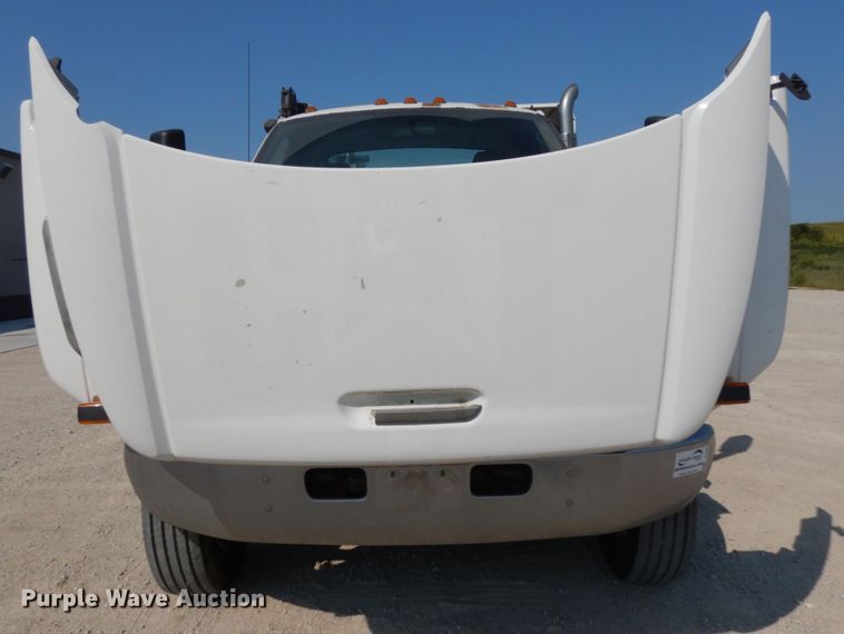 image for item DH6604 2006 GMC C6500  service truck with crane