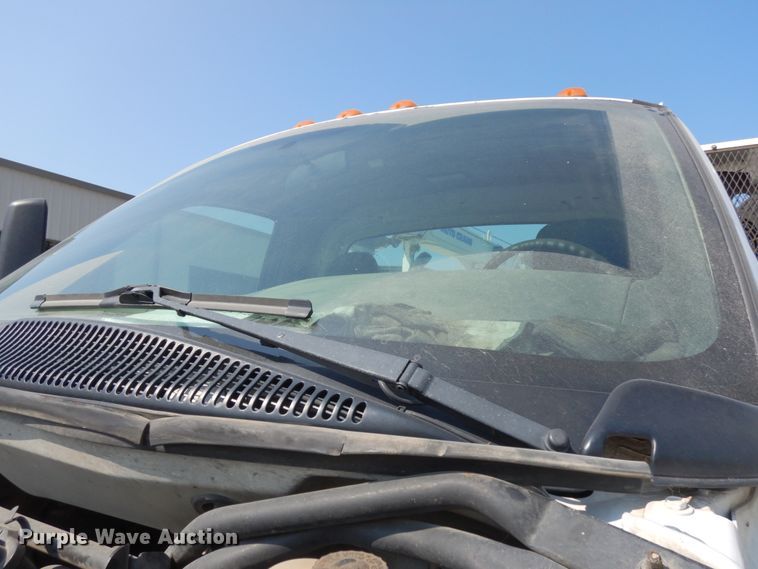 image for item DH6604 2006 GMC C6500  service truck with crane