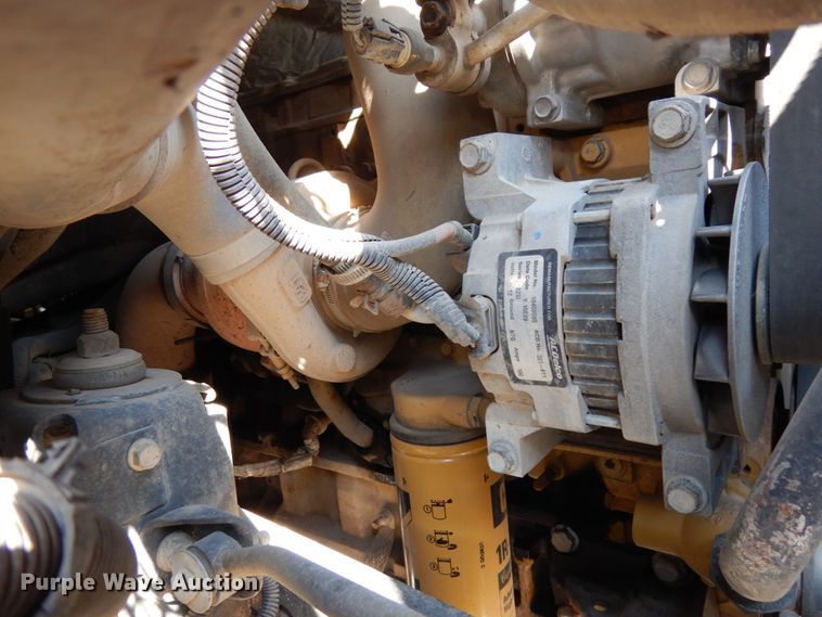 image for item DH6604 2006 GMC C6500  service truck with crane