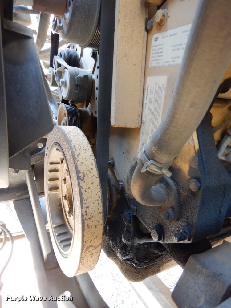 image for item DH6604 2006 GMC C6500  service truck with crane