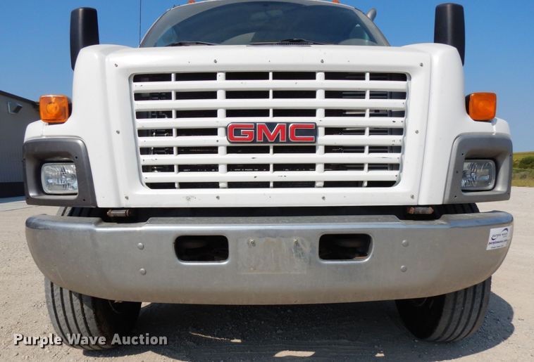 image for item DH6604 2006 GMC C6500  service truck with crane