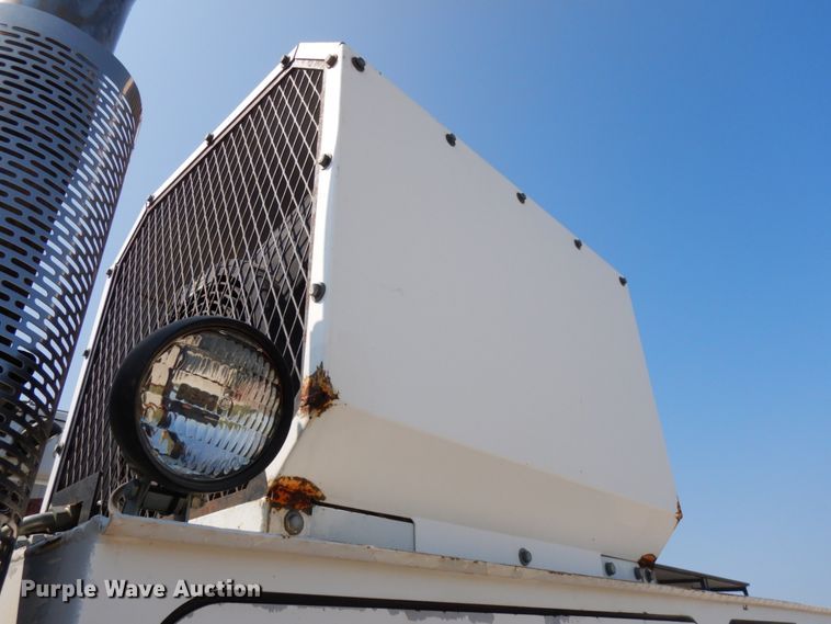 image for item DH6604 2006 GMC C6500  service truck with crane