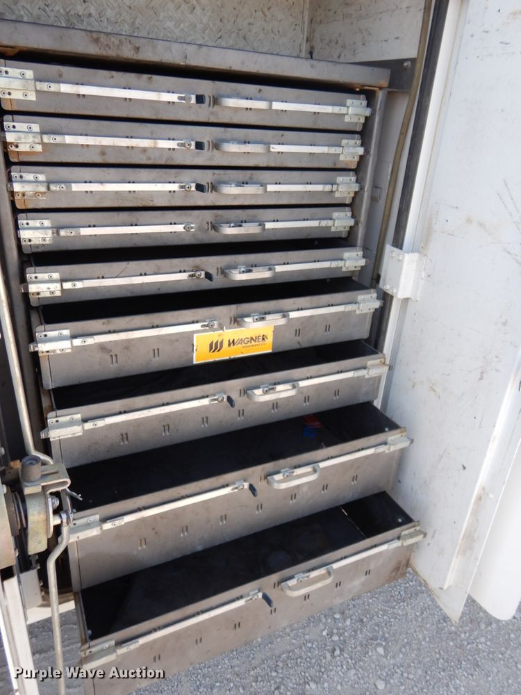 image for item DH6604 2006 GMC C6500  service truck with crane