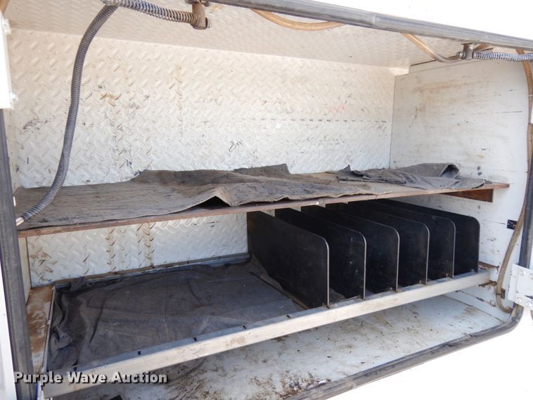 image for item DH6604 2006 GMC C6500  service truck with crane