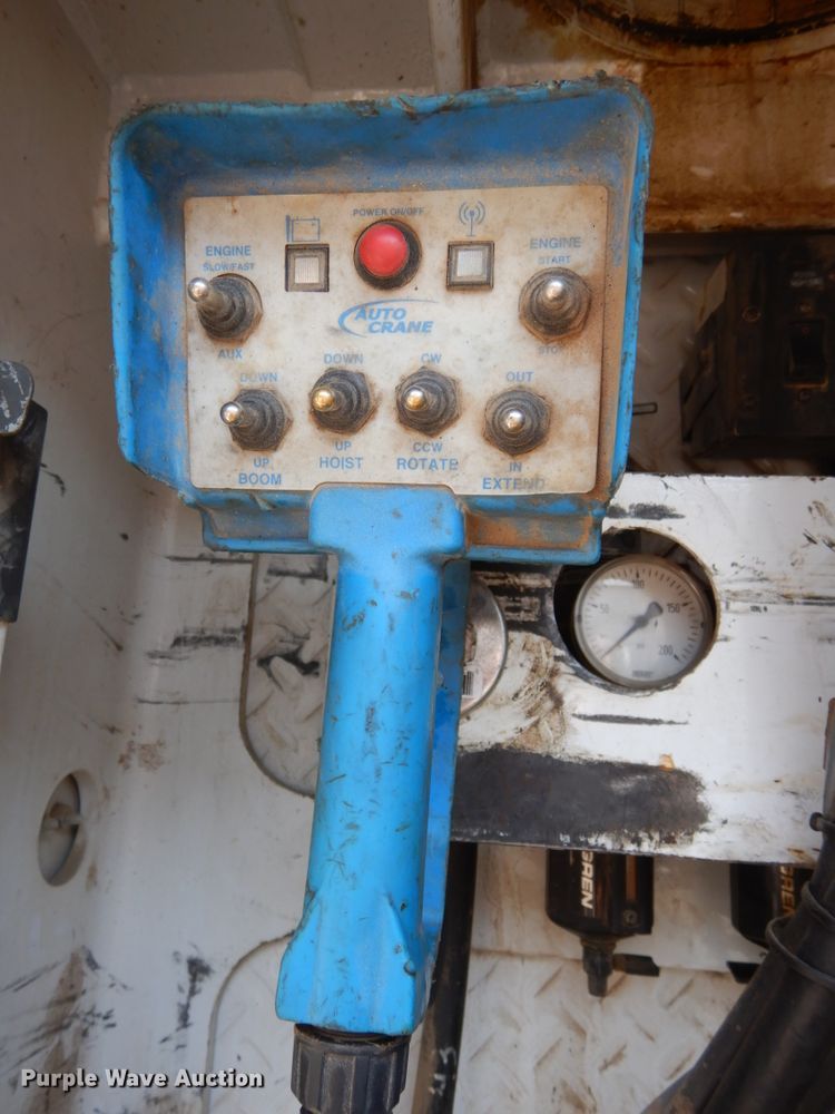 image for item DH6604 2006 GMC C6500  service truck with crane