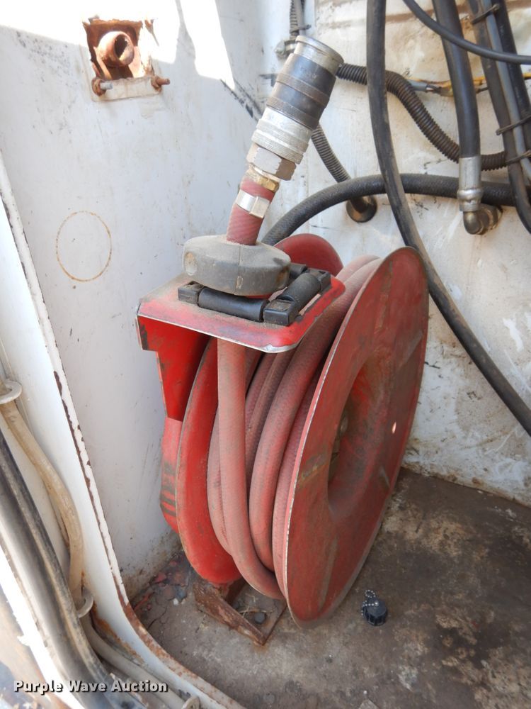 image for item DH6604 2006 GMC C6500  service truck with crane