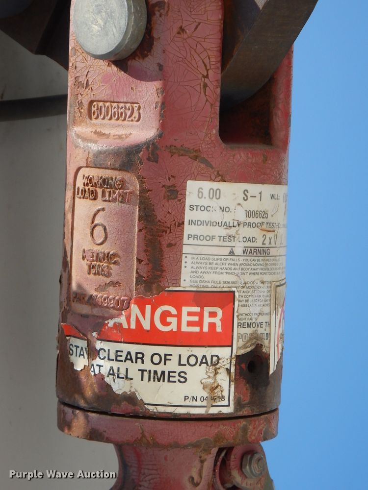 image for item DH6604 2006 GMC C6500  service truck with crane