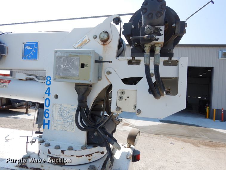 image for item DH6604 2006 GMC C6500  service truck with crane