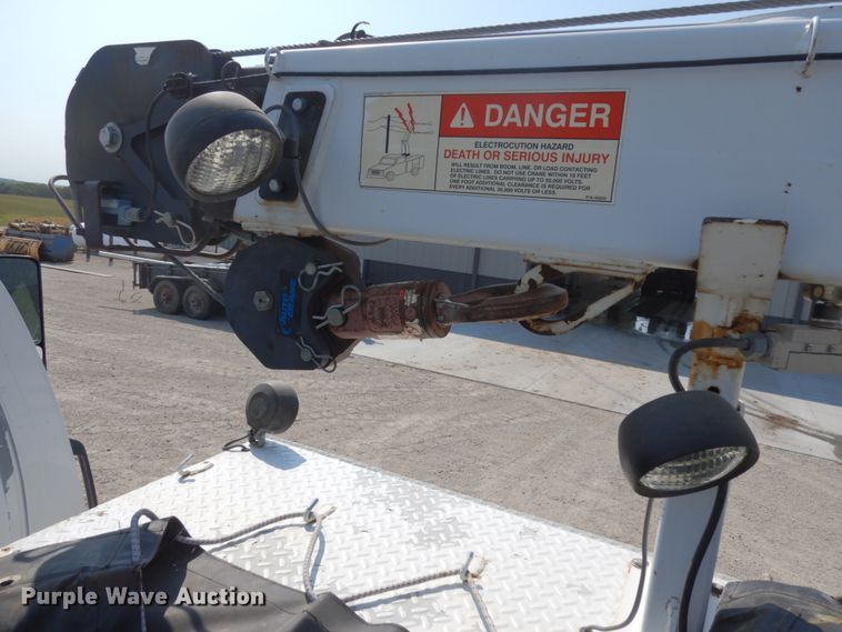 image for item DH6604 2006 GMC C6500  service truck with crane