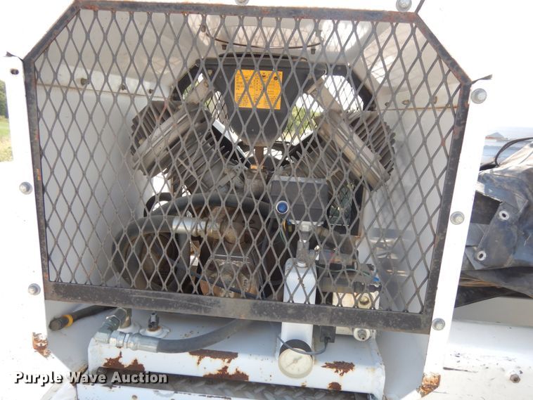 image for item DH6604 2006 GMC C6500  service truck with crane