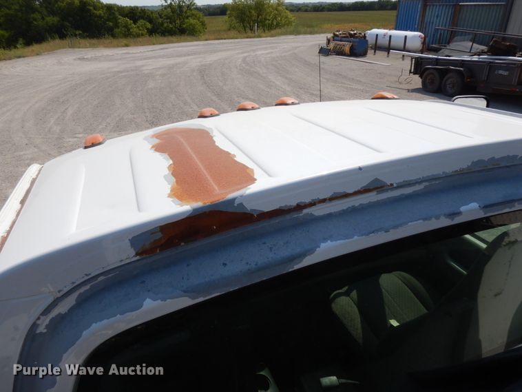 image for item DH6604 2006 GMC C6500  service truck with crane