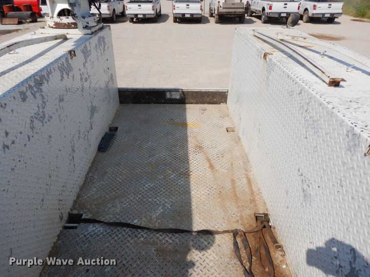 image for item DH6604 2006 GMC C6500  service truck with crane