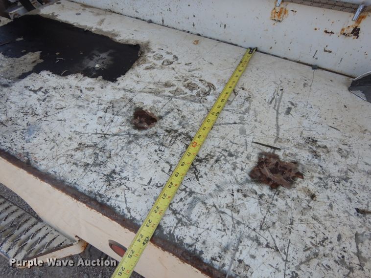 image for item DH6604 2006 GMC C6500  service truck with crane