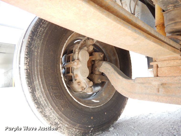 image for item DH6604 2006 GMC C6500  service truck with crane