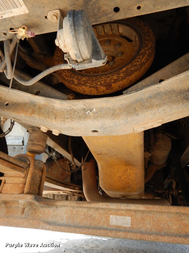 image for item DH6604 2006 GMC C6500  service truck with crane