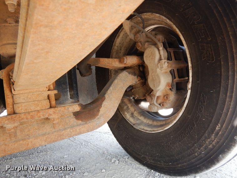 image for item DH6604 2006 GMC C6500  service truck with crane