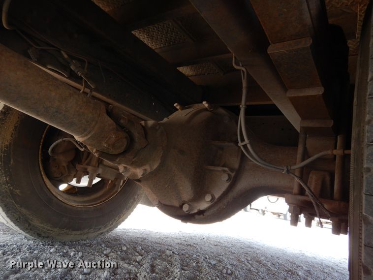 image for item DH6604 2006 GMC C6500  service truck with crane