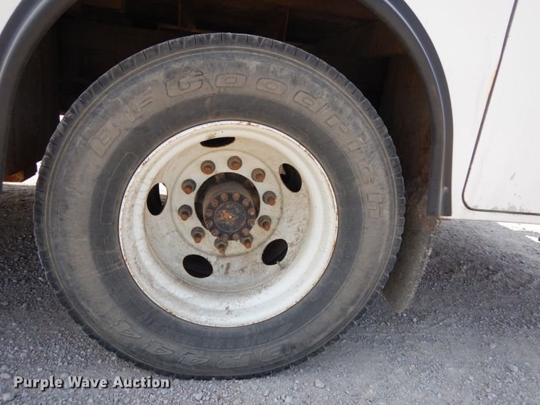 image for item DH6604 2006 GMC C6500  service truck with crane