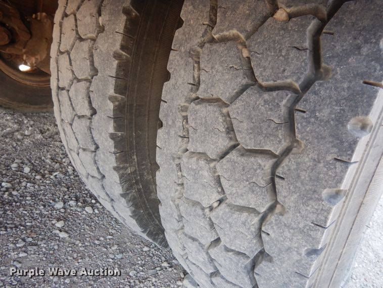 image for item DH6604 2006 GMC C6500  service truck with crane